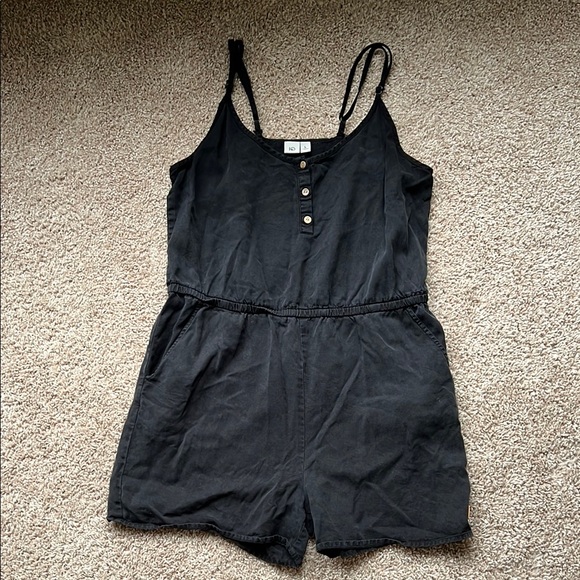 TenTree Black Romper - Picture 1 of 3